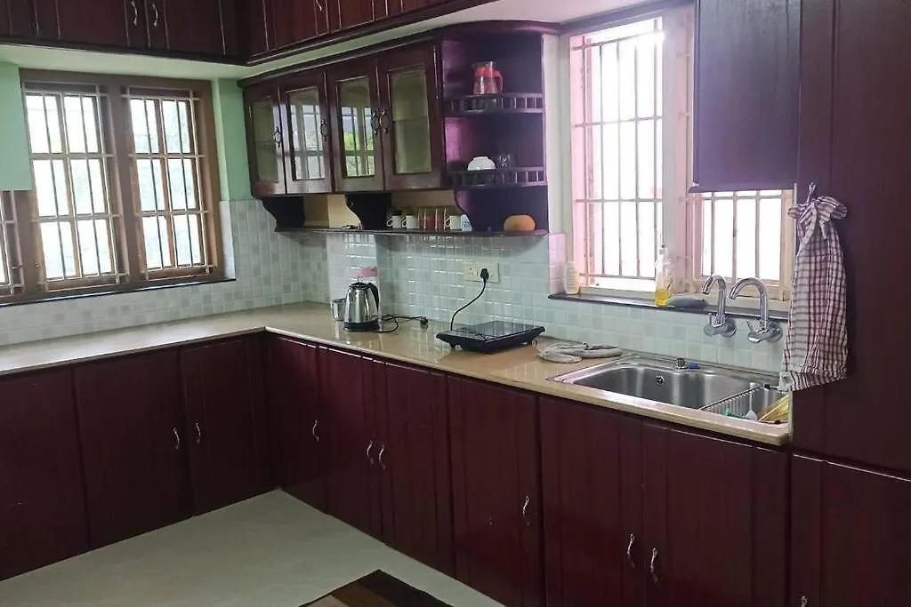 Stylishly Furnished Apartment Тривандрум